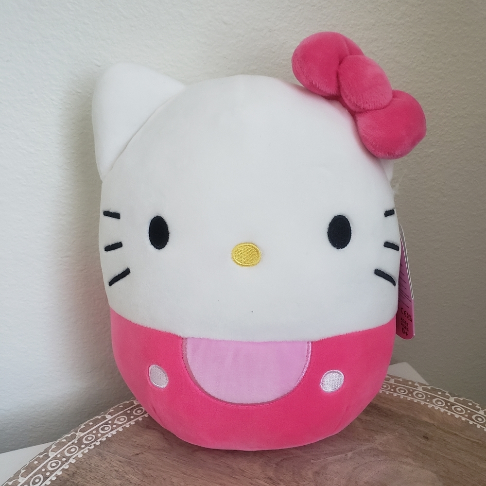 NWT Squishmallow Sanrio Hello Kitty pink 8 in